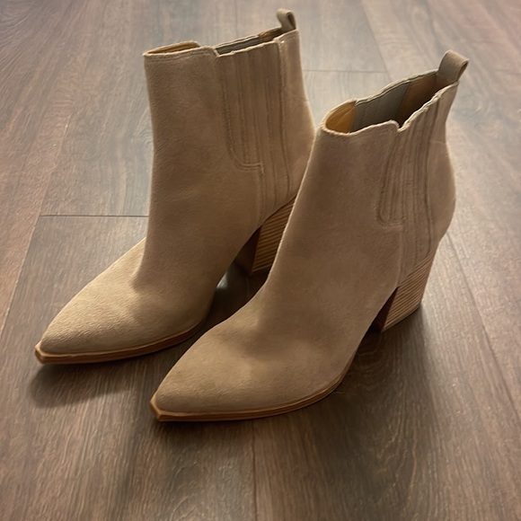 WORN BUT GREAT CONDITION Marc Fisher ankle boots - Size 8 - Picture 1 of 6